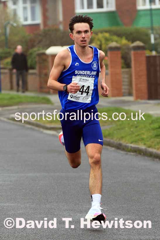 Senior mens 12 Stage 2023 Northern Mens 12 stage and Womens 6 Stage Relays and Young Athletes, Redcar. Photo: David T. Hewitson/Sports for All Pics